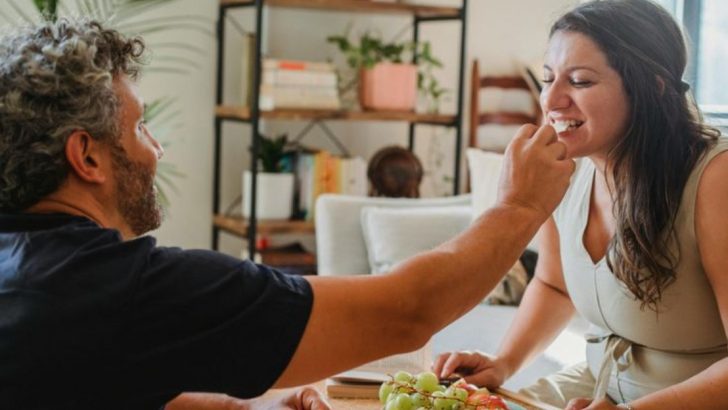 11 toxische Angewohnheiten in Beziehungen, die wir mit Liebe verwechseln