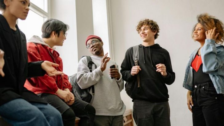 11 Zeichen, dass jemand vorgibt, selbstbewusst zu sein (es aber nicht ist)