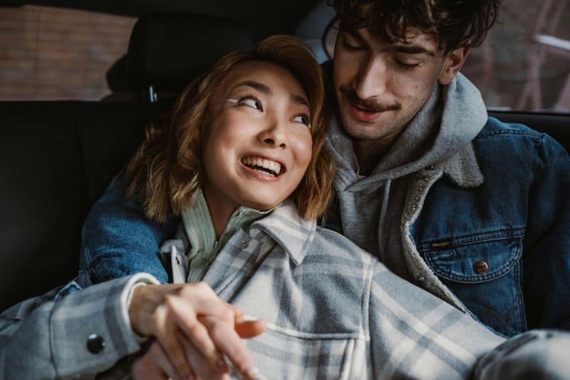 Mache ihr Komplimente f&uuml;r den Kopf, nicht nur f&uuml;r das Aussehen