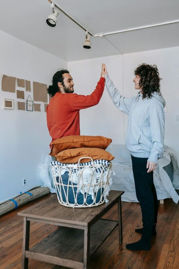 Er zelebriert deinen Erfolg Er zelebriert deinen Erfolg