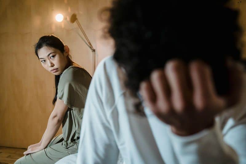 Vernachlässigung der Kommunikation über wichtige Themen Vernachlässigung der Kommunikation über wichtige Themen