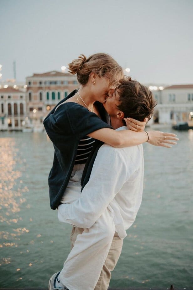 Mache deinen Partner zu deiner ganzen Welt Mache deinen Partner zu deiner ganzen Welt