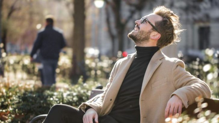 12 Komplimente, die Männer insgeheim ungemütlich machen