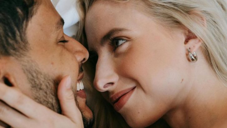 12 subtile Angewohnheiten von Frauen, die Männer insgeheim bewundern