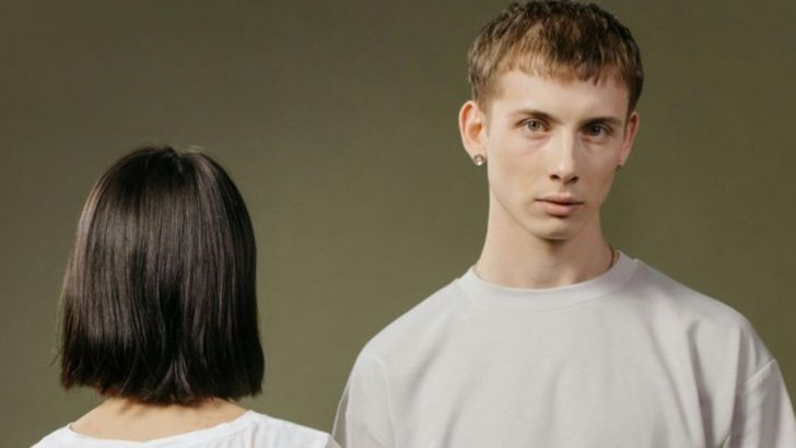 12 Zeichen, dass du in einer Beziehung bist, die dich zurückhält