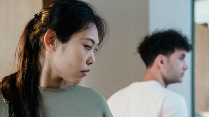 12 Zeichen, dass du in einer einseitigen Beziehung zu viel gibst