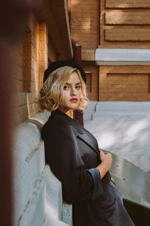 13 Schreckliche weibliche Verhaltensweisen Die Gesellschaft lehrt Männer immer noch, zu romantisieren Playing Hard to Get