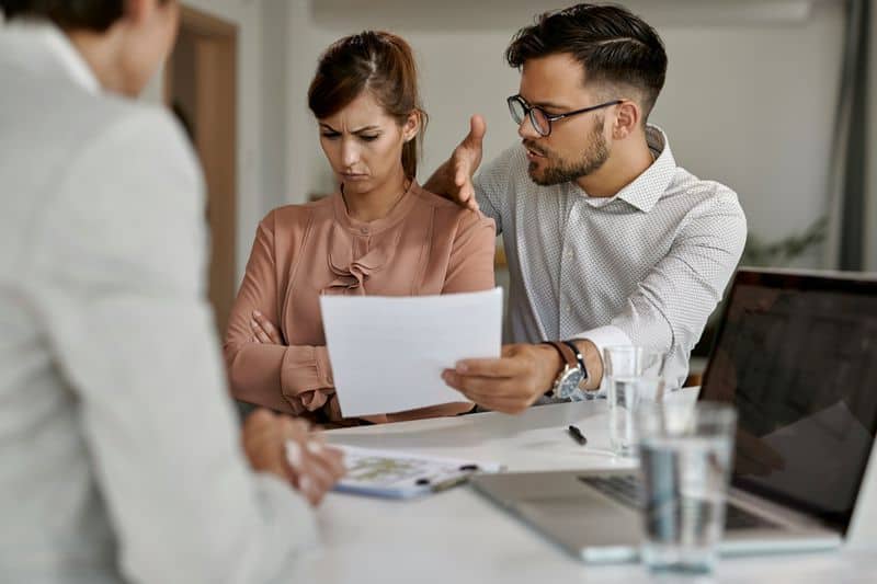 Ablenkung und Schuldverschiebung Ablenkung und Schuldverschiebung