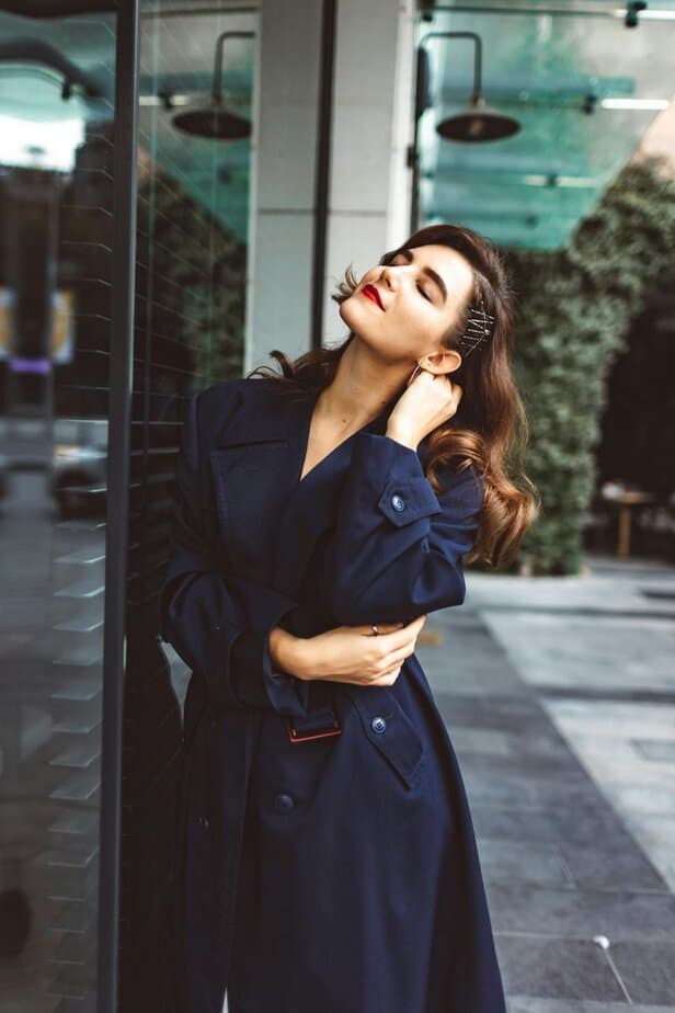 Zerbrechliches Selbstwertgefühl hinter einer selbstbewussten Fassade