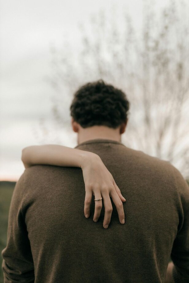 Sie liebt sanft, aber innig Sie liebt sanft, aber innig