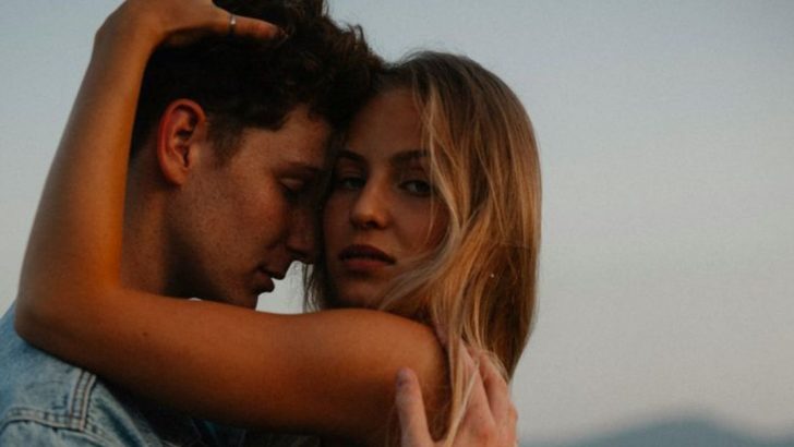 7 Wege, wie toxische Liebe dich austrickst, damit du denkst, sie sei tiefgr&uuml;ndig