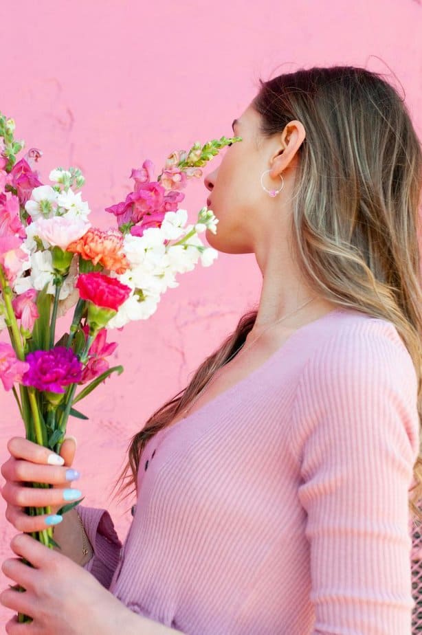 Sich mit weniger zufrieden geben, als sie verdient Sich mit weniger zufrieden geben, als sie verdient