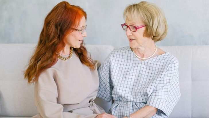 8 Subtile Angewohnheiten, die Menschen dazu bringen, dir ihre Geheimnisse anzuvertrauen