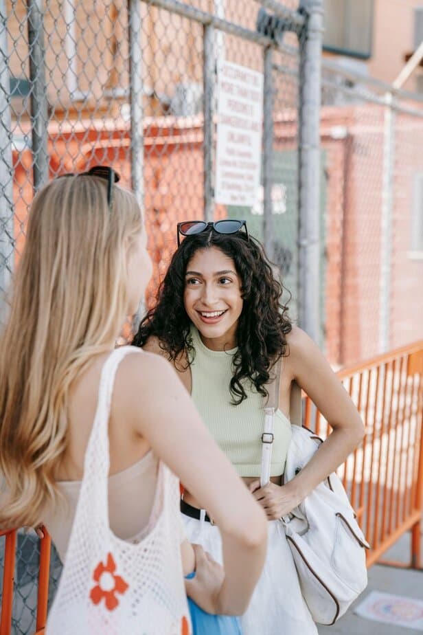 &Uuml;berm&auml;&szlig;iges Reden, um die Stille zu f&uuml;llen