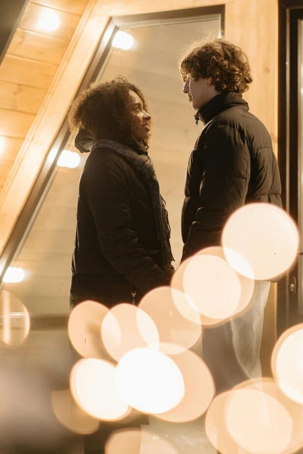 Er weigert sich, über die Zukunft zu sprechen Er weigert sich, über die Zukunft zu sprechen