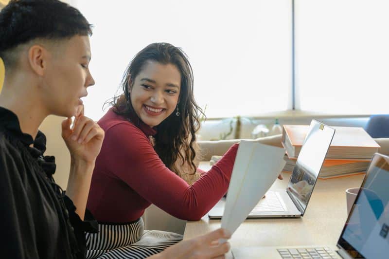 Stelle nachdenkliche Fragen