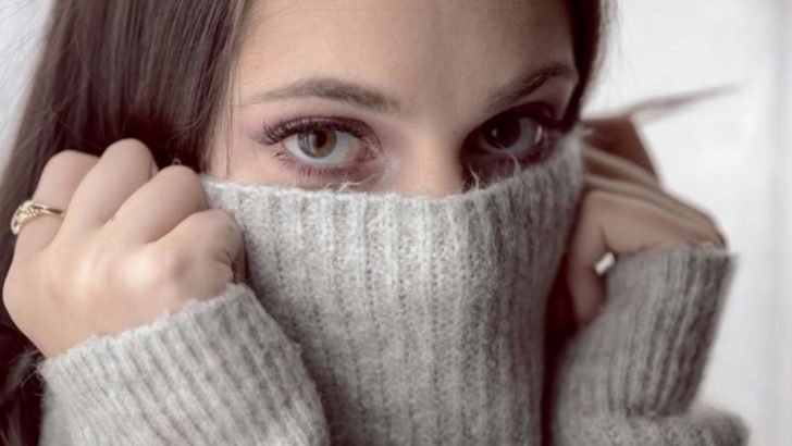 9 Kleine Dinge, die man macht, wenn man sich heimlich unsicher f&uuml;hlt