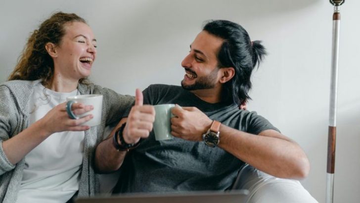 9 Wege, wie ein Partner seine Liebe zeigt, ohne sie laut zu sagen