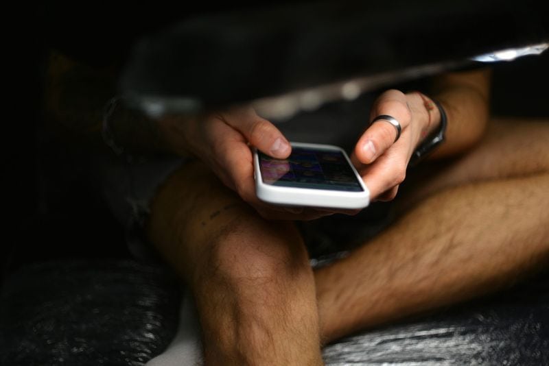 Er kontaktiert sie ohne einen wirklichen Grund