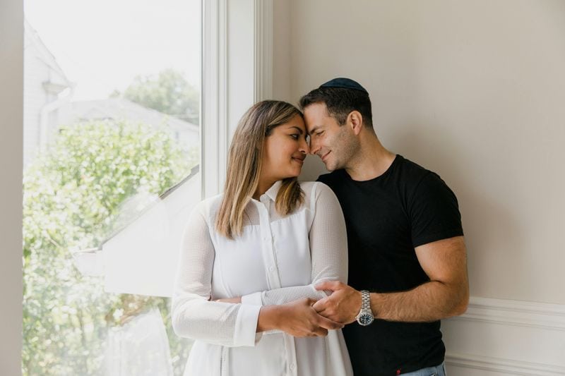 Wenn er diese 12 kleinen Dinge tut, bist du mit einem erwachsenen Mann zusammen He Makes You Feel Emotionally Safe