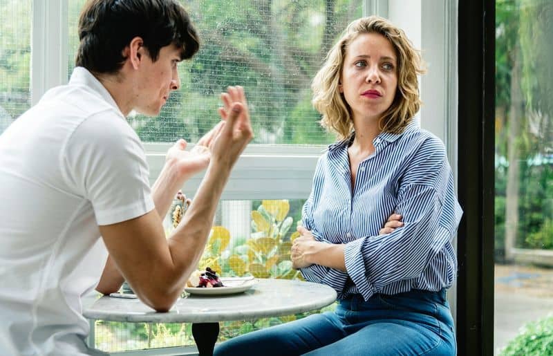 Er spricht von Reue oder der Trennung