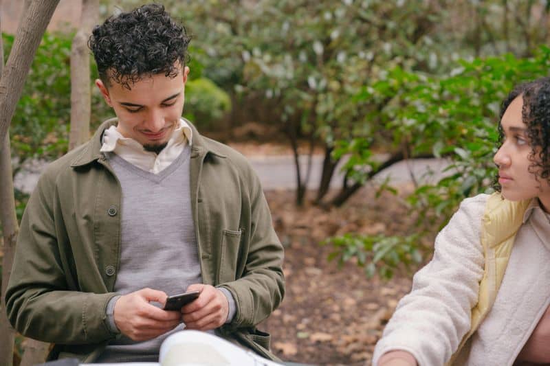 Pl&ouml;tzliche Ver&auml;nderungen der Angewohnheiten am Telefon