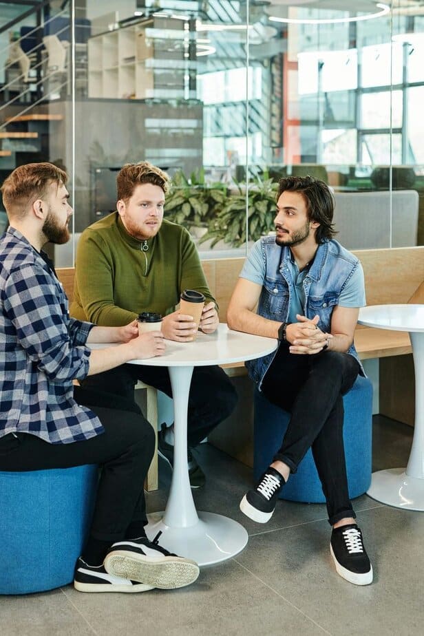 Seine Freunde kommen vor dir, und zwar jedes einzelne Mal