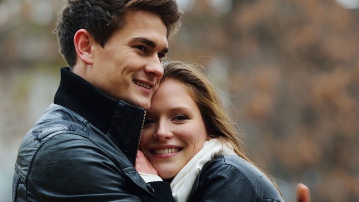 10 herzerw&auml;rmende Hinweise, dass sie dich bedingungslos liebt