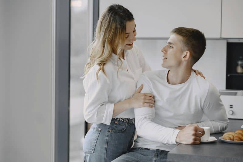 Alltäglicher Check-In am Morgen Alltäglicher Check-In am Morgen