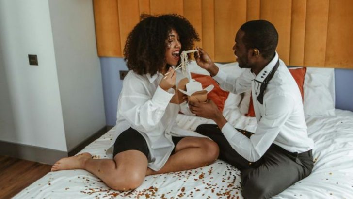 11 Arten, wie Menschen ihre Liebe ausdrücken, ohne ein einziges Wort zu sagen