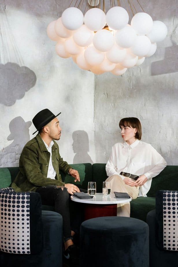 Du f&uuml;hlst dich zu einer Konfidenz hingezogen, die sich sp&auml;ter als Arroganz ausmacht