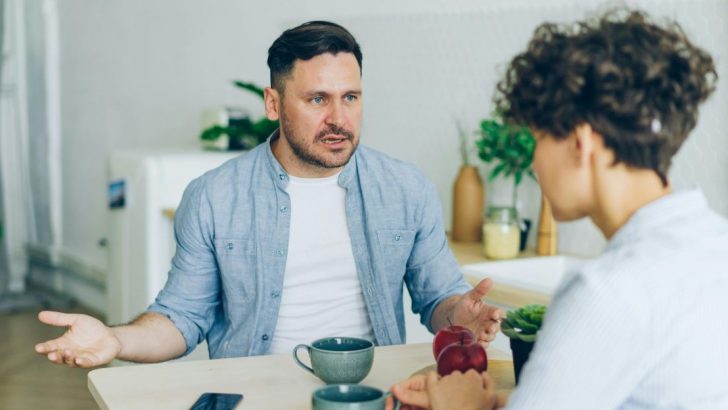 10 Rote Flaggen in einer Beziehung, die nicht wie rote Flaggen aussehen