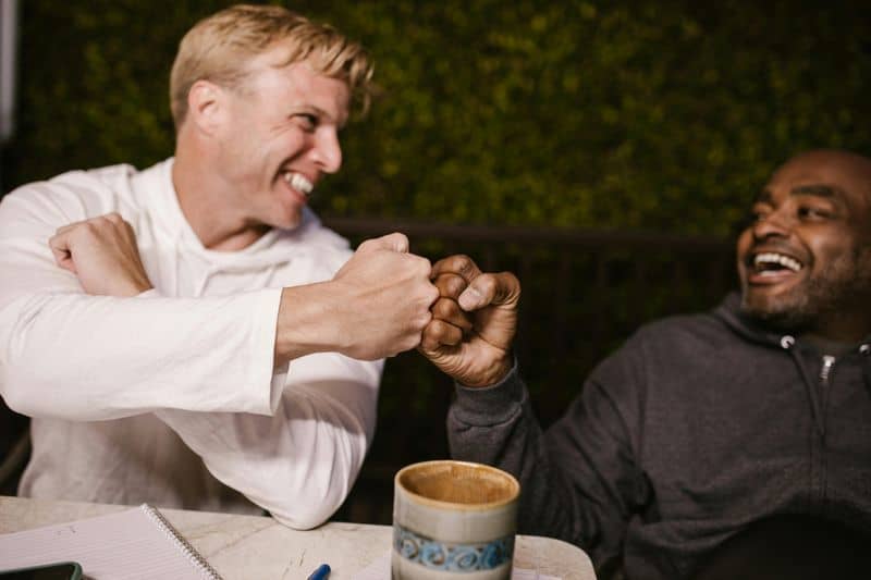 Mehr Zeit auf Reisen oder zu beschäftigt Mehr Zeit auf Reisen oder zu beschäftigt