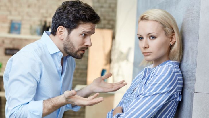 12 übliche Taktiken, die Narzissten in Beziehungen anwenden