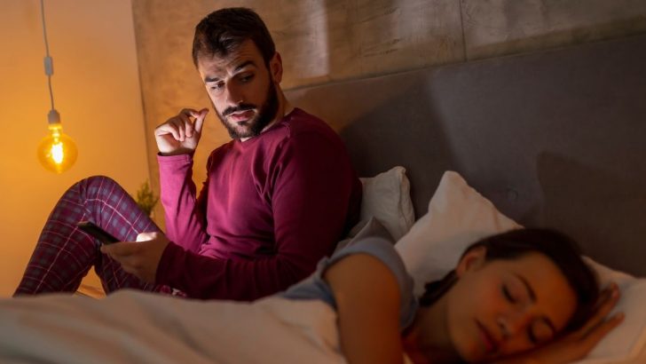 13 dunkle psychologische Gründe, warum Männer in liebenden Beziehungen betrügen