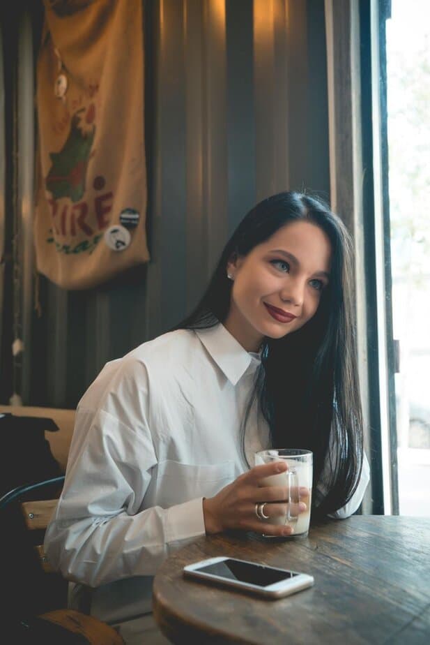 Du verh&auml;ltst dich eifers&uuml;chtig, wenn andere erw&auml;hnt werden