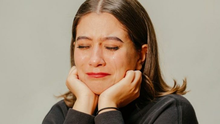 8 Psychologische Gründe, warum Menschen eine ungesunde Beziehung der Einsamkeit vorziehen