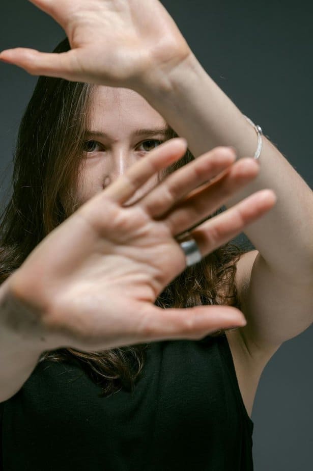 Vermeiden von Blickkontakt oder zu intensives Anstarren