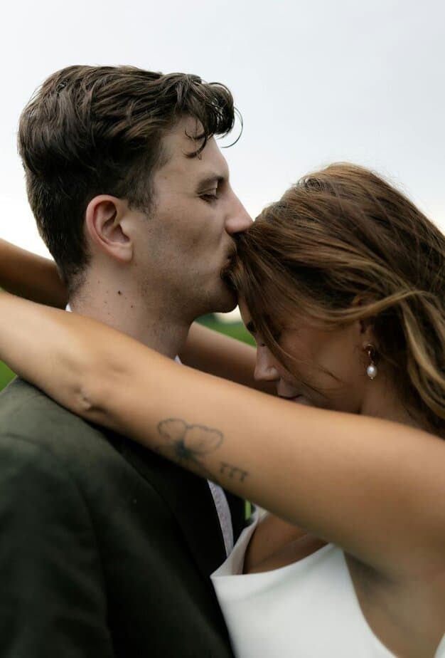 Ihm fehlt es an echter Intimität Ihm fehlt es an echter Intimität