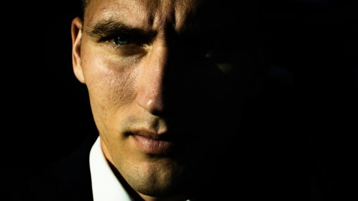 Psychologen machen 13 Merkmale aus, die einen narzisstischen Ehemann entlarven